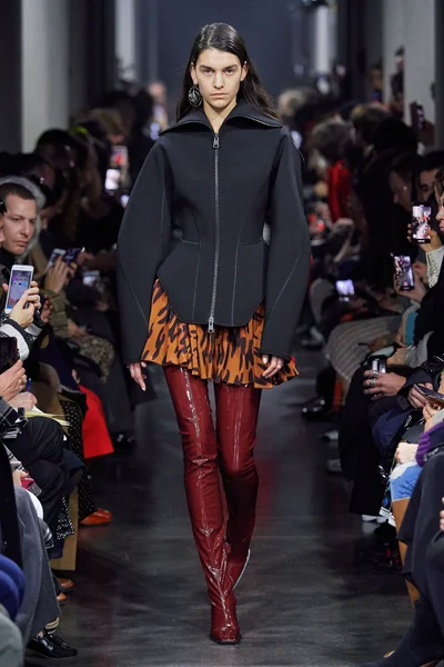 Look 4